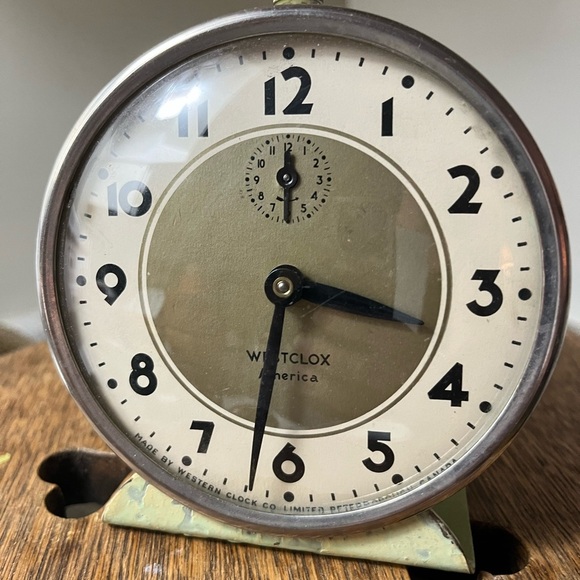 Vintage table top clock Westclox green not ticking - Picture 1 of 5